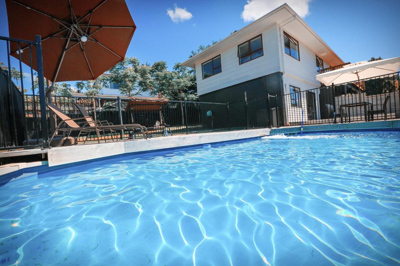 Swimming Pool Holiday Villa Auckland Exterior photo